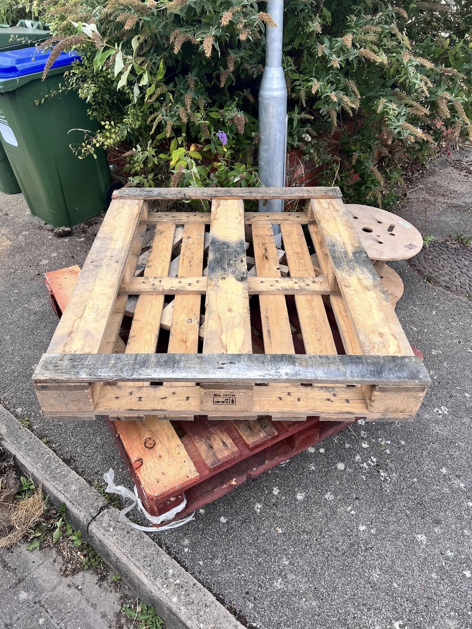 Single Item Pickup - West Sussex